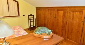 Armadio legno mansardato 3